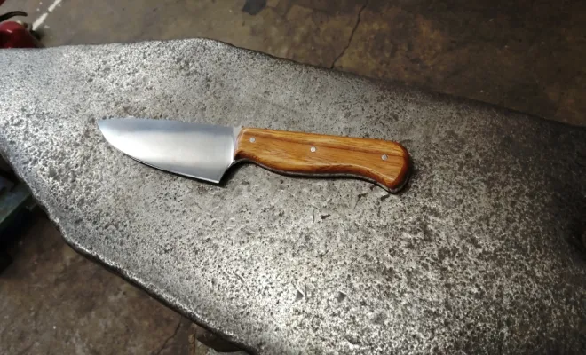Stage coutellerie : Jean-François fabrique son couteau artisanal, Vielverge, O Feu Forgé