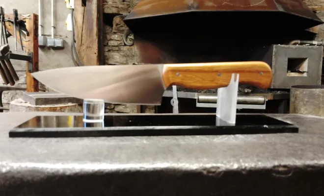 Stage coutellerie : Jean-François fabrique son couteau artisanal, Vielverge, O Feu Forgé