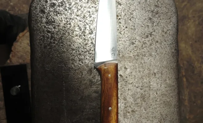 Stage coutellerie : fabriquer son couteau artisanal en une journée, Vielverge, O Feu Forgé