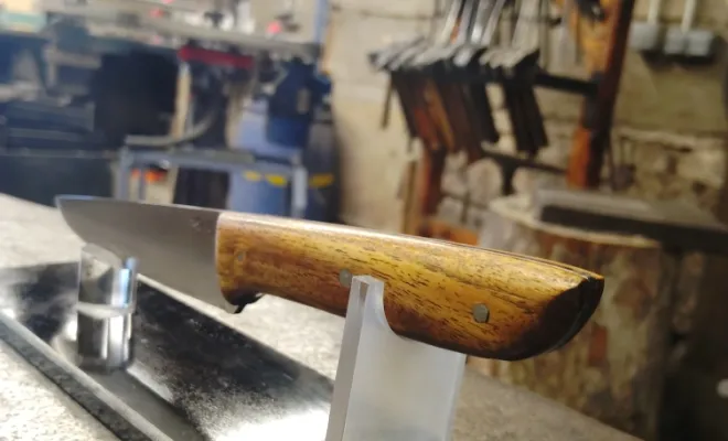 Stage coutellerie : fabriquer son couteau artisanal en une journée, Vielverge, O Feu Forgé