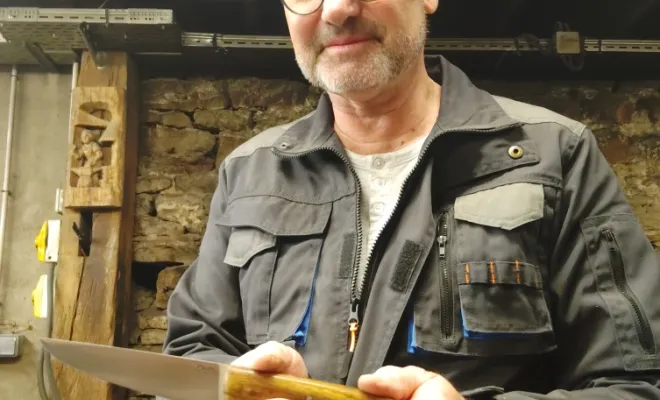 Stage coutellerie : Jean-François fabrique son couteau artisanal, Vielverge, O Feu Forgé