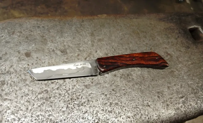 Stage coutellerie : Jean-François fabrique son couteau artisanal, Vielverge, O Feu Forgé