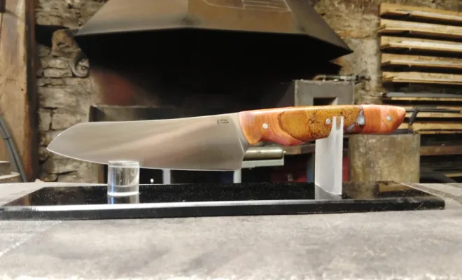 Stage coutellerie : Isabelle, passer du regard au geste, Vielverge, O Feu Forgé