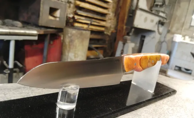 Stage coutellerie : Isabelle, passer du regard au geste, Vielverge, O Feu Forgé