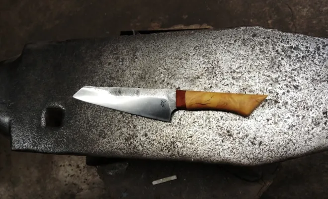 Couteau de cuisine forgé artisanal – Fabien, Vielverge, O Feu Forgé