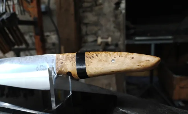 Martin : forger son couteau de cuisine artisanal pour retrouver le plaisir de couper, Vielverge, O Feu Forgé